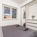 Dolores Apartment With Terrace & Jacuzzi